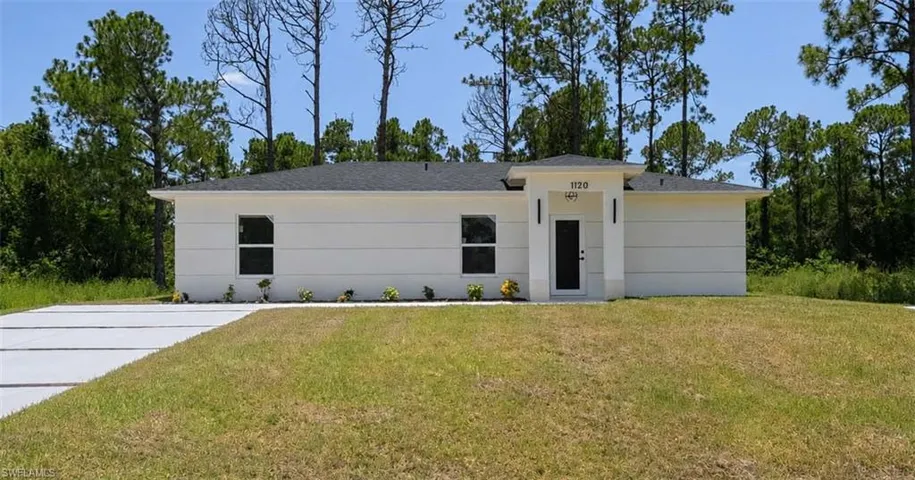 1120 Ravenswood St E, Lehigh Acres, Florida 33974