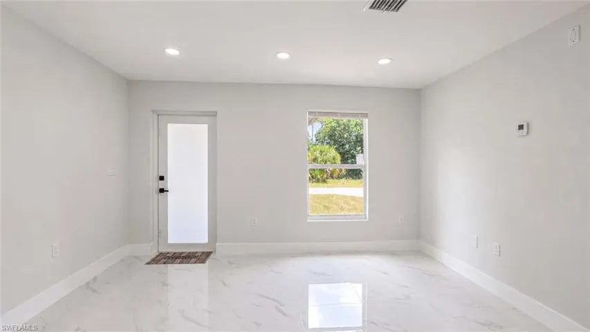 1120 Ravenswood St E, Lehigh Acres, Florida 33974
