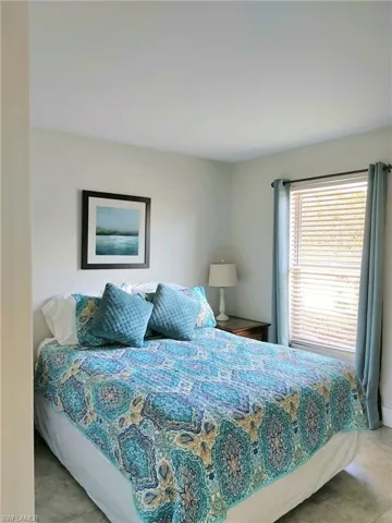 2840  Shoreview  DR, Naples, FL 34112