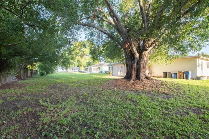 2330  Caladium  RD, Fort Myers, FL 33905
