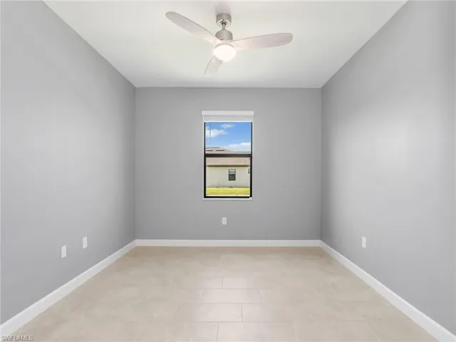 Den / Flex Room