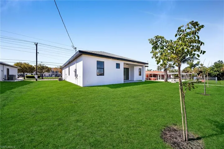 318 SE Van Loon  TER, Cape Coral, FL 33990