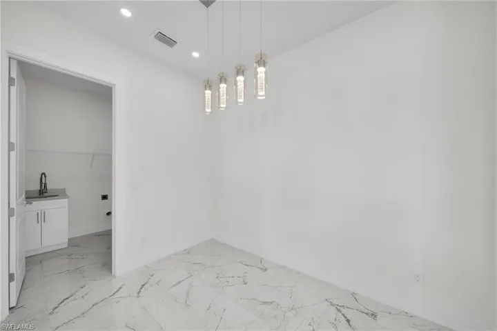 318 SE Van Loon  TER, Cape Coral, FL 33990
