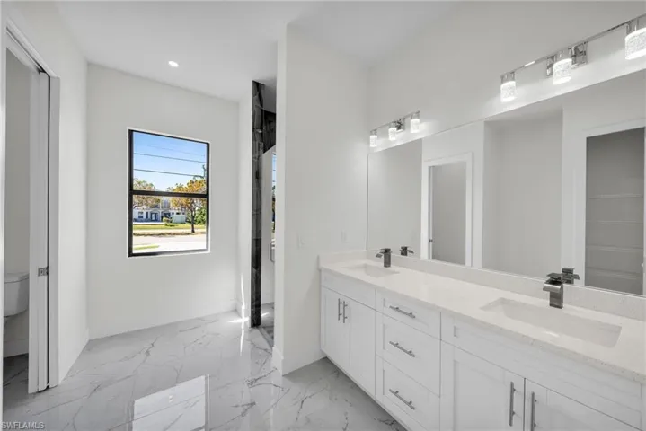 318 SE Van Loon  TER, Cape Coral, FL 33990