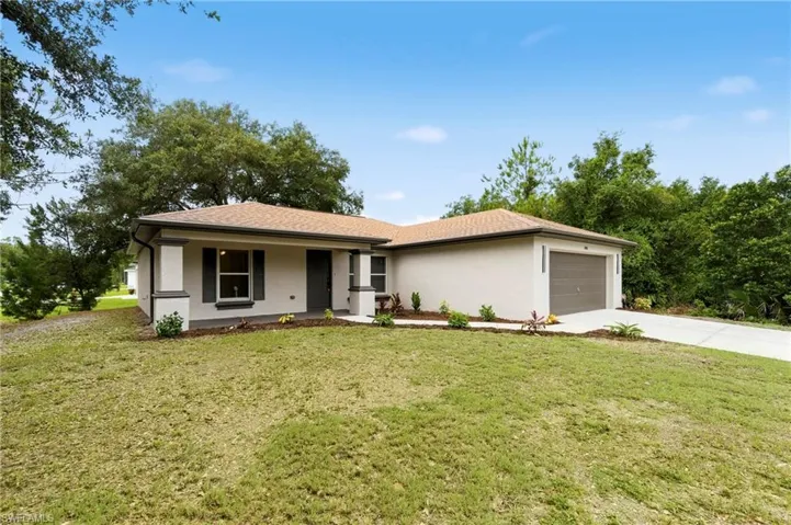 2406 E 23rd St, Alva, Florida 33920