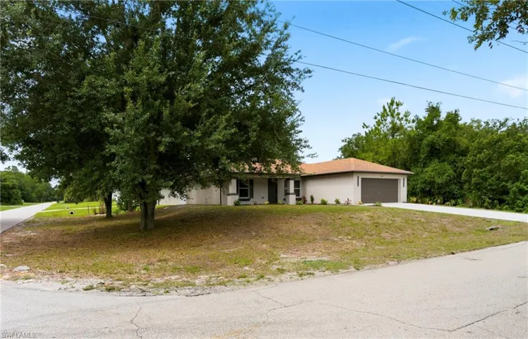 2406 E 23rd St, Alva, Florida 33920