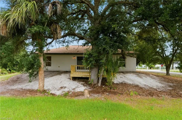 2406 E 23rd St, Alva, Florida 33920