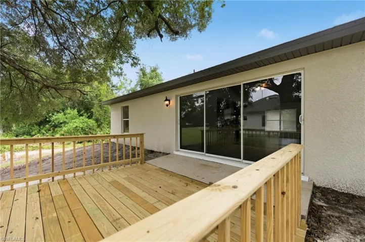 2406 E 23rd St, Alva, Florida 33920