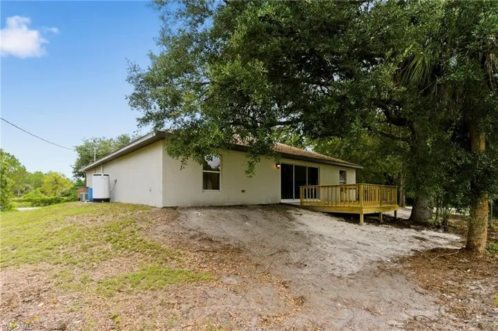 2406 E 23rd St, Alva, Florida 33920