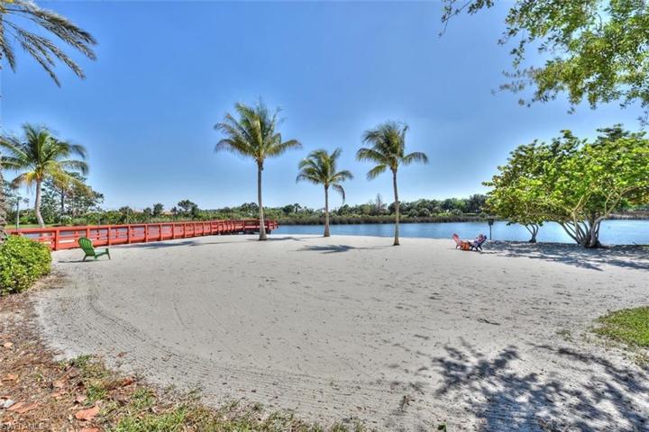 Sandy Beach and Pier!