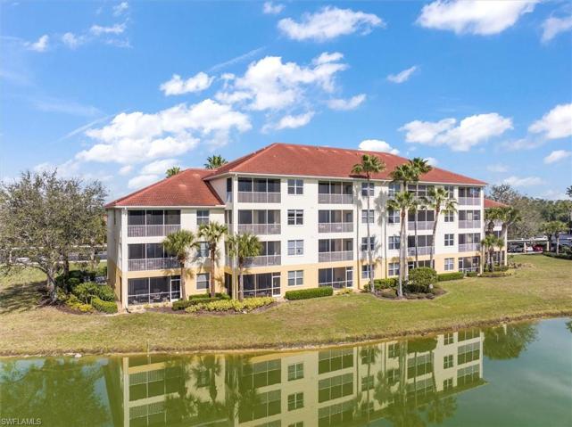 Rear of building overlooks wide waterfront!