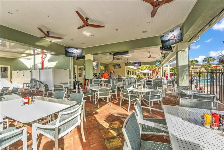 Poolside restaurant "Flip Flops"