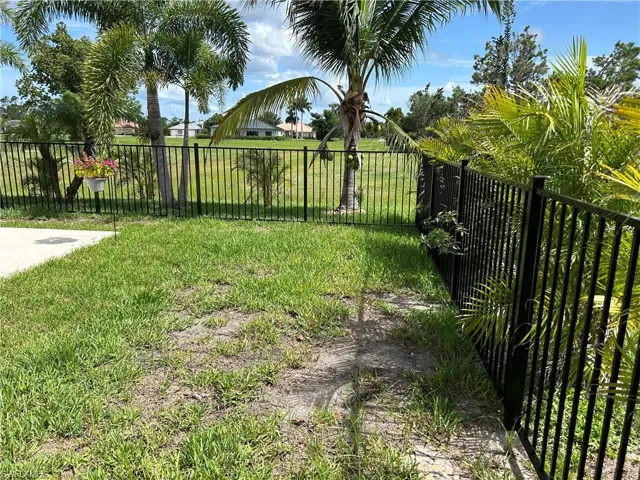fenced in area great for pets