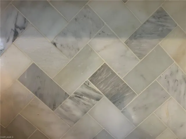 Marble tile backsplash