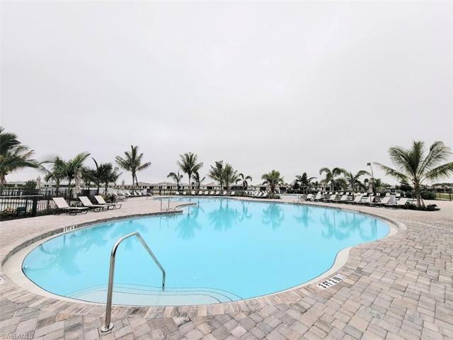 Community Resort-Style Free-Form Pool