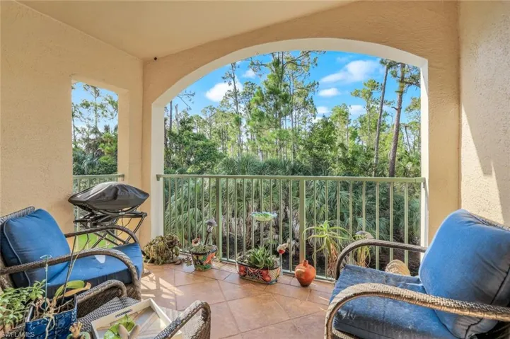 1230  Wildwood Lakes  BLVD, Naples, FL 34104