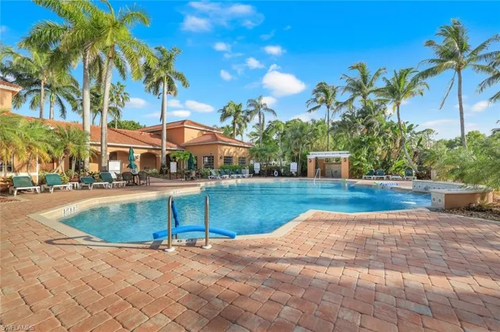 1230  Wildwood Lakes  BLVD, Naples, FL 34104