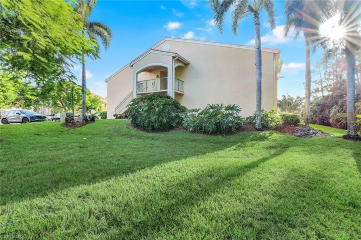 1230  Wildwood Lakes  BLVD, Naples, FL 34104