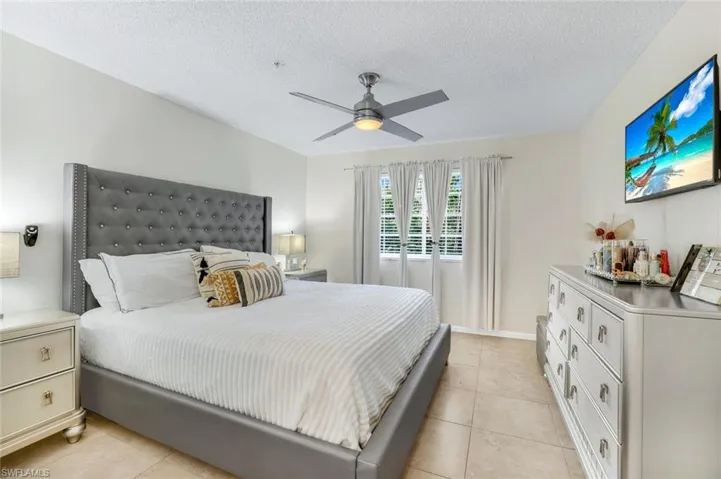1230  Wildwood Lakes  BLVD, Naples, FL 34104