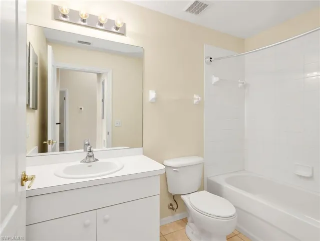 Second Bathroom with Tiled Tub/Shower Combo