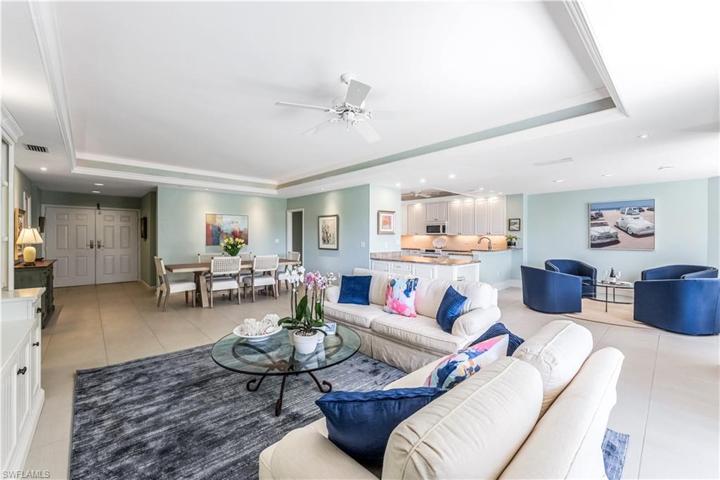 Wonderful open layout. Tray ceilings with crown moldings.