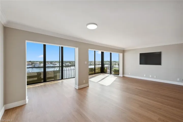 3430  Gulf Shore N BLVD, Naples, FL 34103