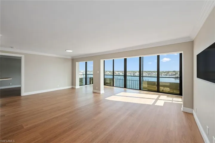3430  Gulf Shore N BLVD, Naples, FL 34103