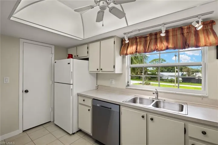 7050  Nantucket  CIR, North Fort Myers, FL 33917