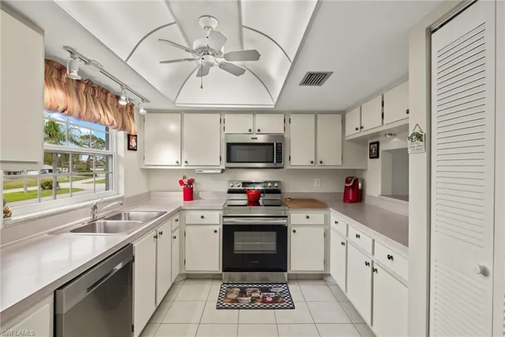 7050  Nantucket  CIR, North Fort Myers, FL 33917