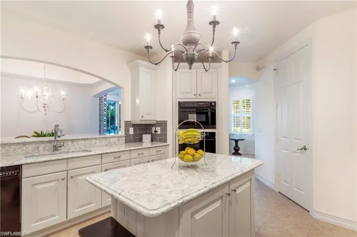 2864 Tiburon Blvd E 101, Naples, Florida 34109