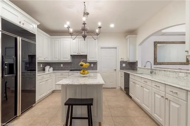 2864 Tiburon Blvd E 101, Naples, Florida 34109