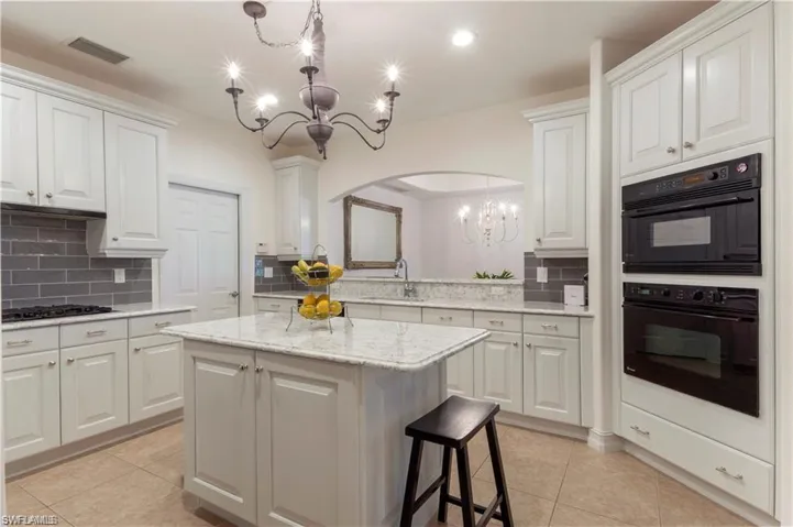 2864 Tiburon Blvd E 101, Naples, Florida 34109