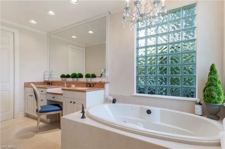 2864 Tiburon Blvd E 101, Naples, Florida 34109