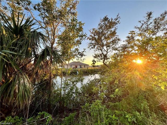 810 NE 12th ST, CAPE CORAL FL 33909