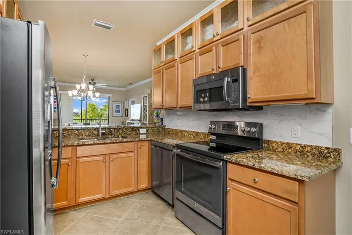 Kitchen - upgraded LG dishwasher and added top row of cabinets