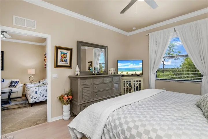 9826  Giaveno  CIR, Naples, FL 34113