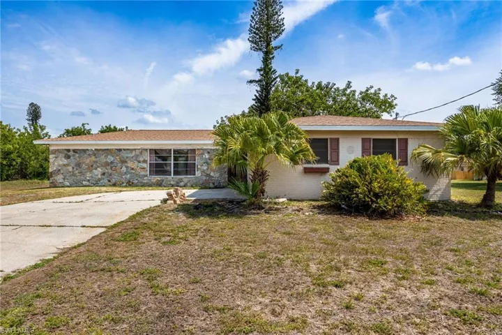12401  Davis  BLVD, Fort Myers, FL 33905