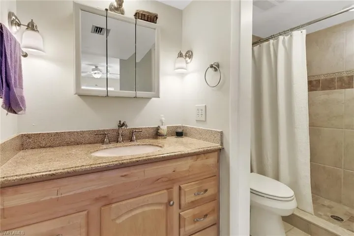 300  Valley Stream  DR, Naples, FL 34113