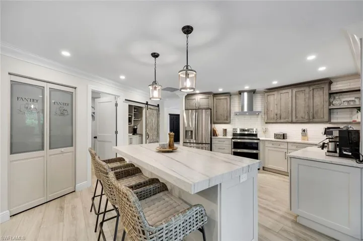 517 Parkwood Ln, Naples, Florida 34103