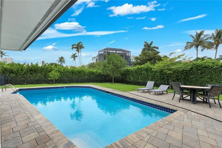 517 Parkwood Ln, Naples, Florida 34103