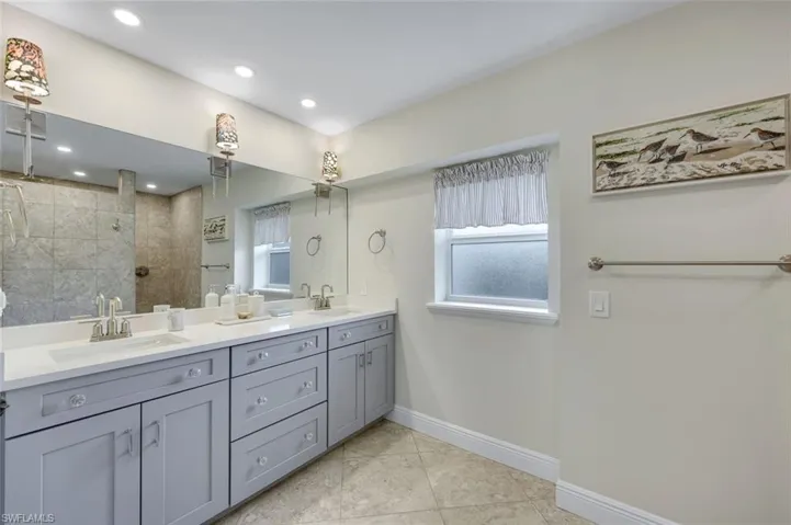 517 Parkwood Ln, Naples, Florida 34103
