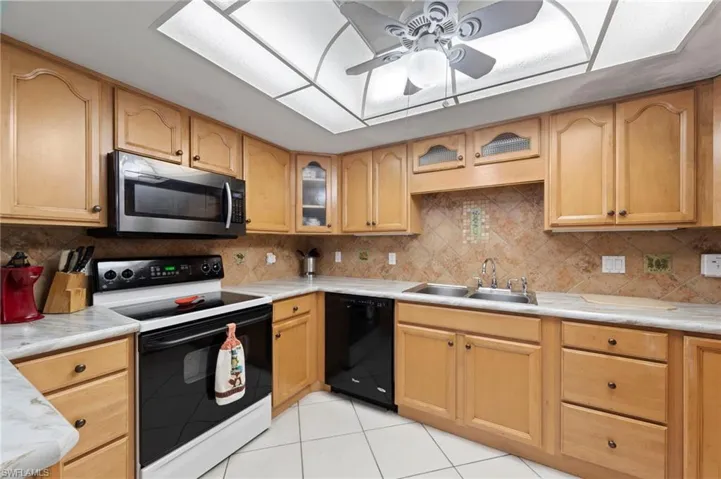 4706 4th Pl 15, Cape Coral, Florida 33904