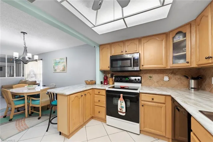 4706 4th Pl 15, Cape Coral, Florida 33904