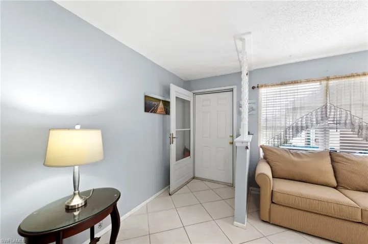 4706 4th Pl 15, Cape Coral, Florida 33904