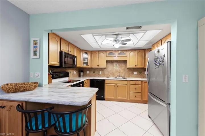 4706 4th Pl 15, Cape Coral, Florida 33904