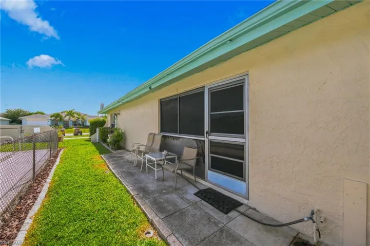 4706 4th Pl 15, Cape Coral, Florida 33904