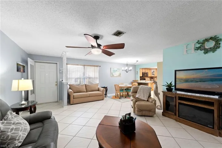 4706 4th Pl 15, Cape Coral, Florida 33904