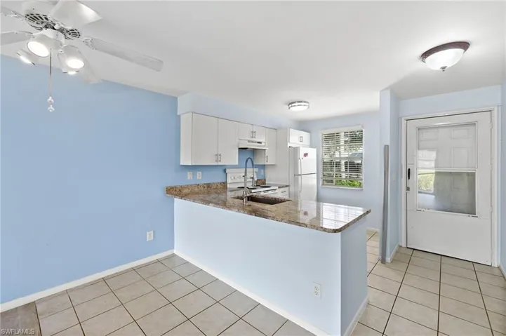 Kitchen/ dining area