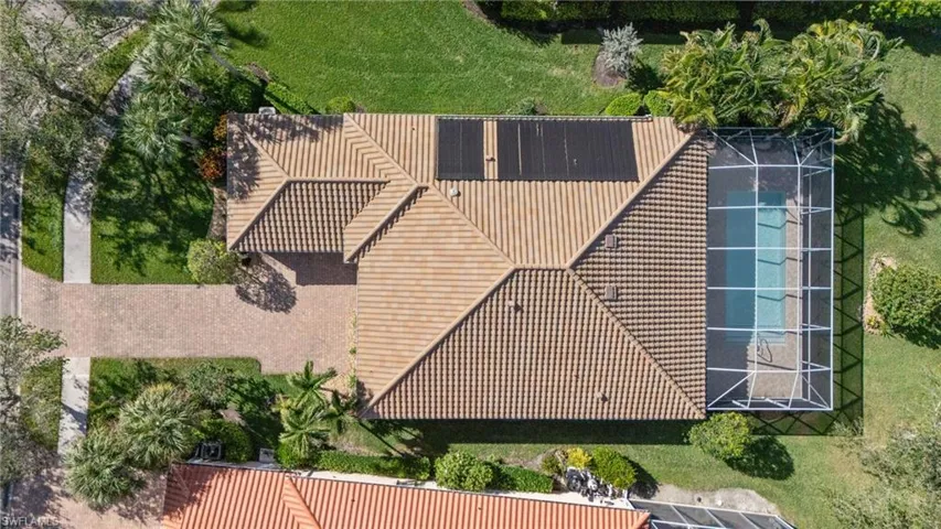 Birds eye view of property