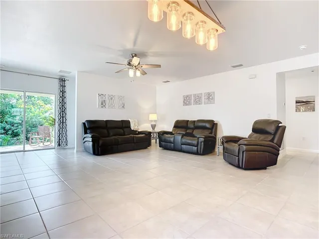 17541  Phlox  DR, Fort Myers, FL 33967